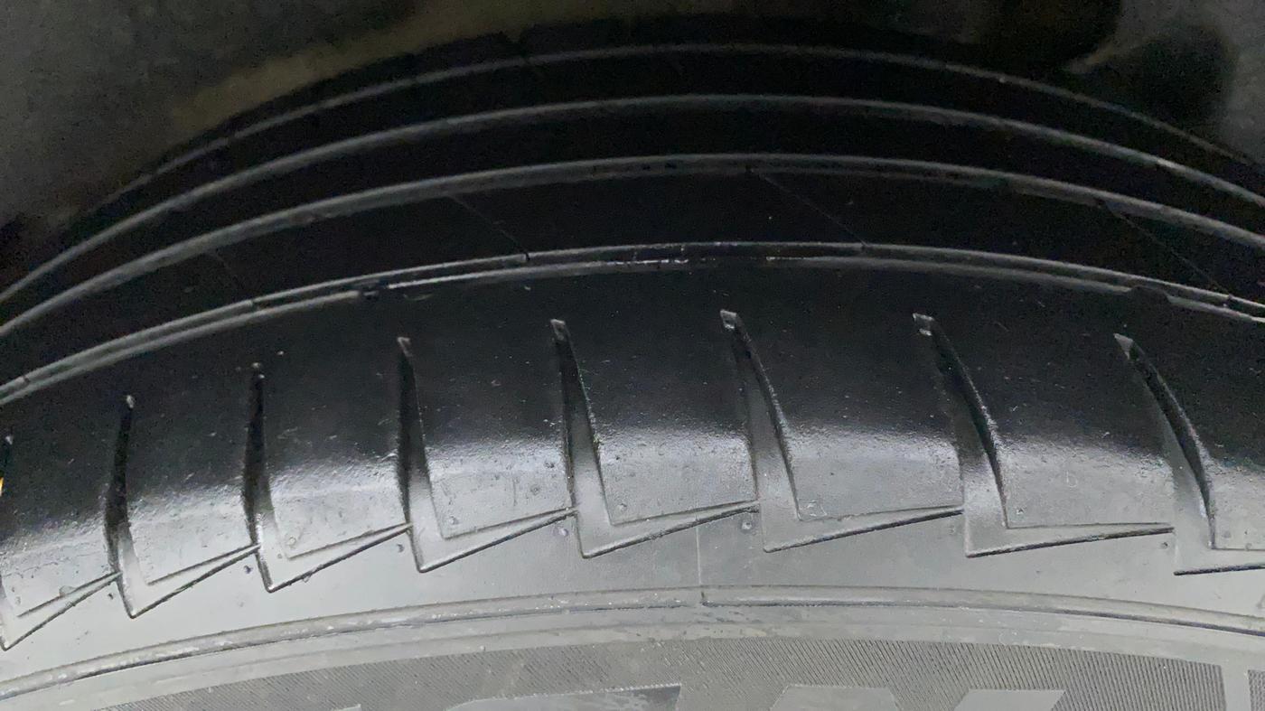 2017 Maruti Dzire ZXI PLUS AMT, Petrol, Automatic, 95,291 km, Left Rear Tyre Tread