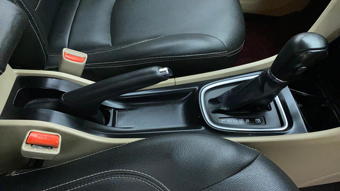 2017 Maruti Ciaz ZXI AT, Petrol, Automatic, 58,936 km, Gear Lever