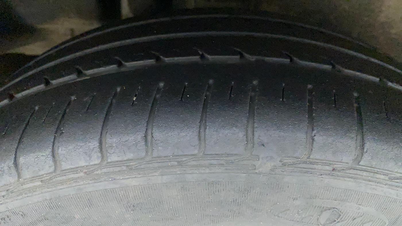 2017 Maruti Ciaz ZXI AT, Petrol, Automatic, 58,936 km, Right Rear Tyre Tread