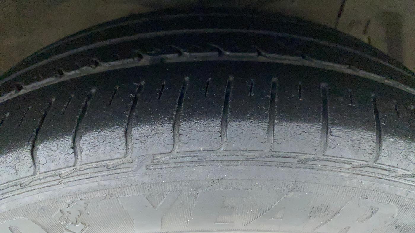 2017 Maruti Ciaz ZXI AT, Petrol, Automatic, 58,936 km, Right Front Tyre Tread