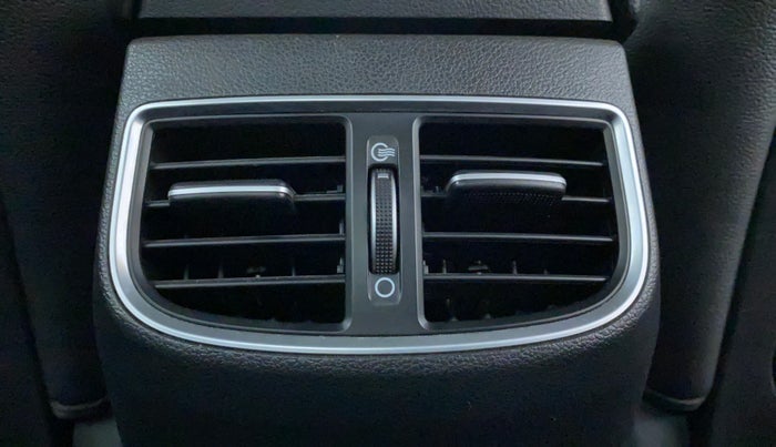 2016 Hyundai New Elantra 2.0 SX(O) AT PETROL, Petrol, Automatic, 34,893 km, Rear AC Vents