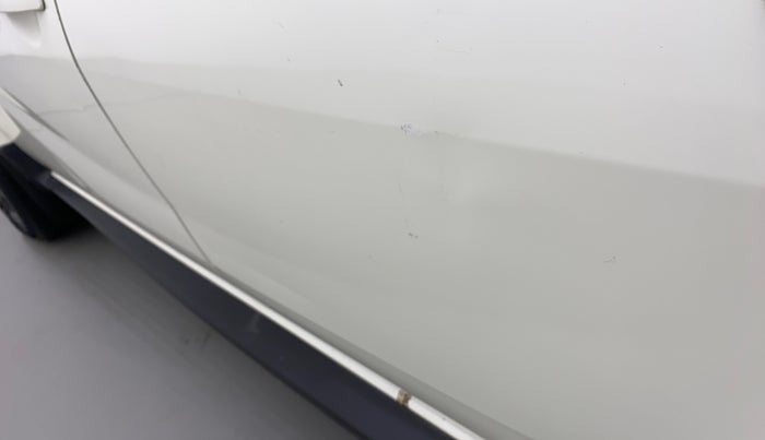 2016 Renault Duster 110 PS RXL 4X2 AMT, Diesel, Automatic, 1,07,521 km, Rear left door - Minor scratches