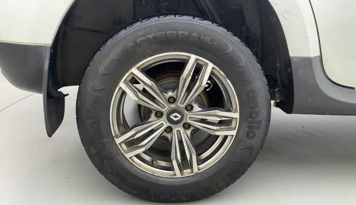 2016 Renault Duster 110 PS RXL 4X2 AMT, Diesel, Automatic, 1,07,521 km, Right Rear Wheel