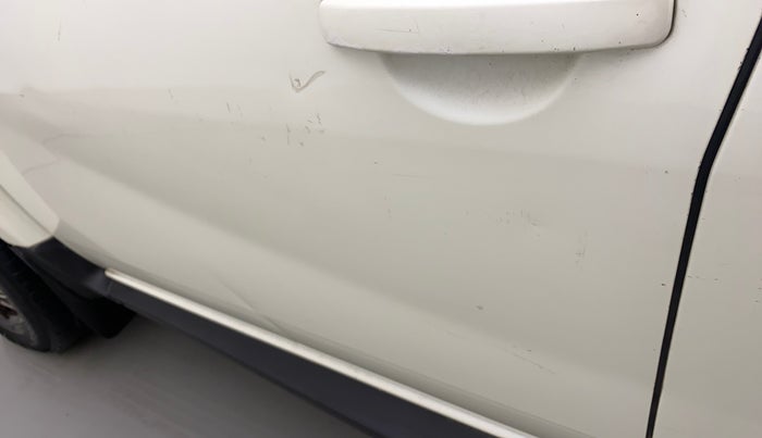 2016 Renault Duster 110 PS RXL 4X2 AMT, Diesel, Automatic, 1,07,521 km, Front passenger door - Minor scratches