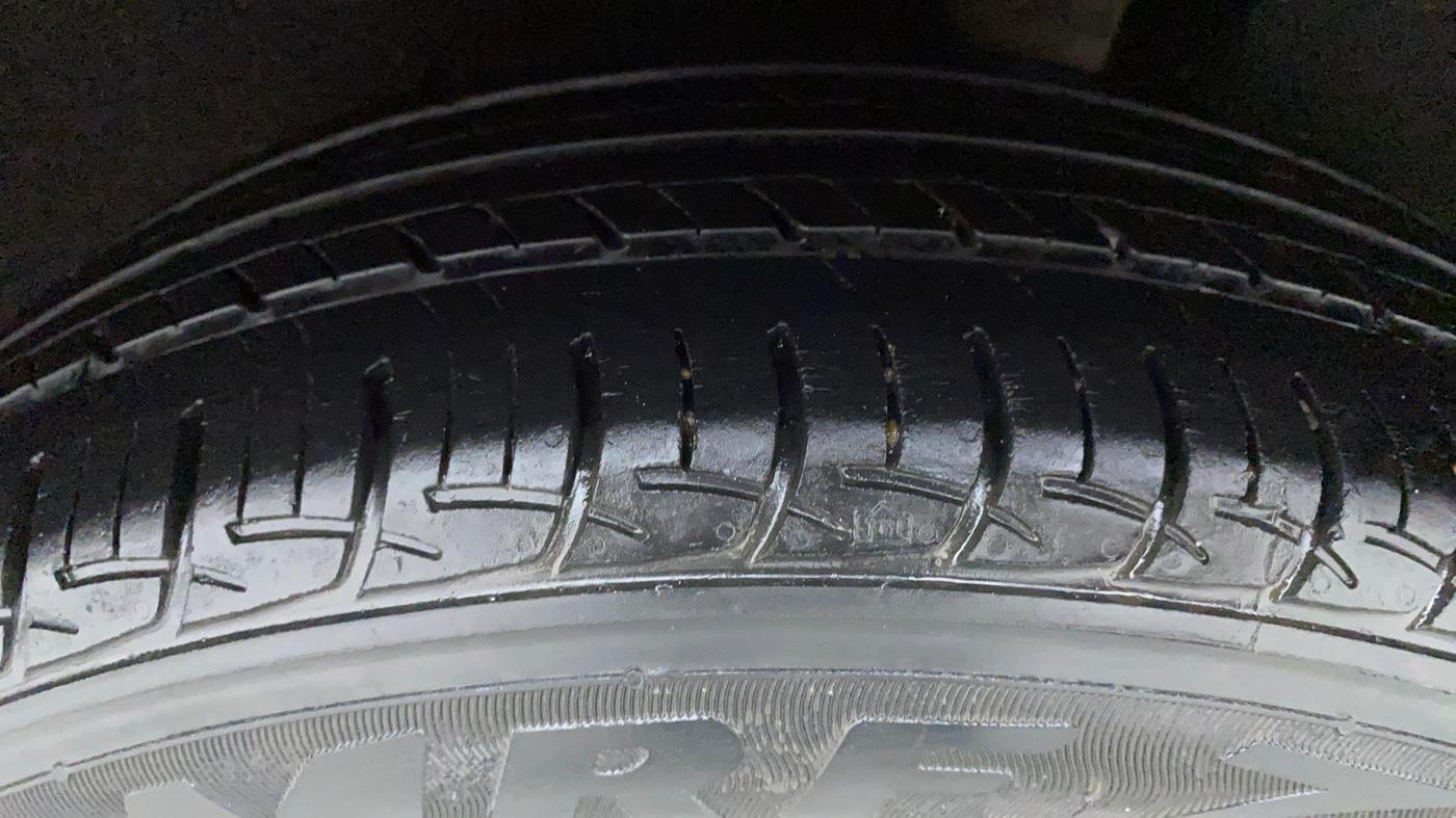 2016 Maruti Baleno DELTA PETROL 1.2, Petrol, Manual, 37,529 km, Left Rear Tyre Tread