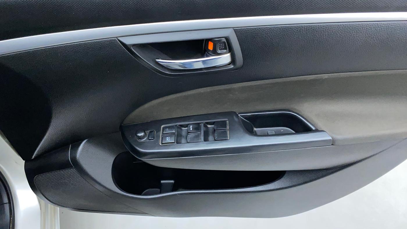 2014 Maruti Swift VXI, Petrol, Manual, 1,01,955 km, Driver Side Door Panels Control