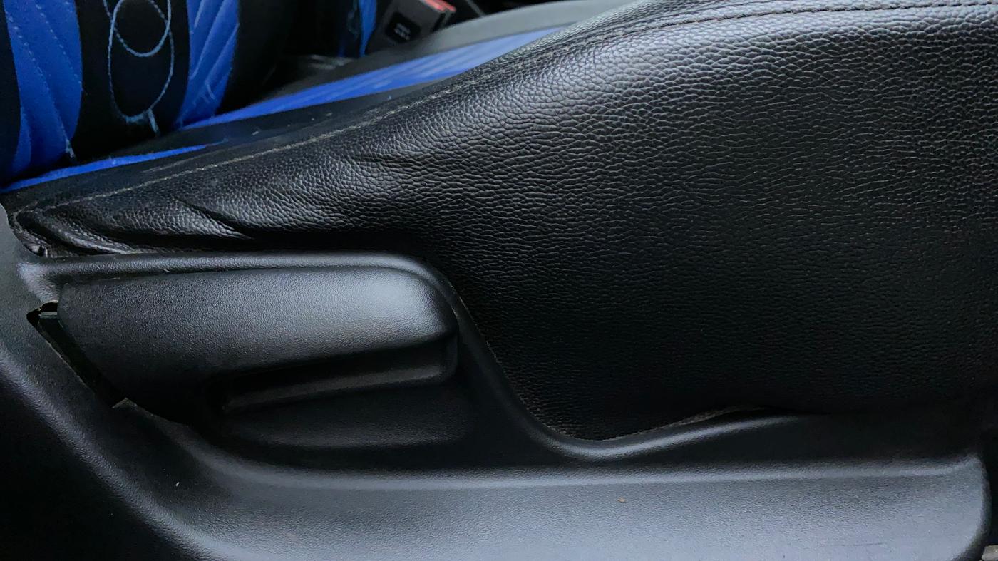 2014 Maruti Swift VXI, Petrol, Manual, 1,01,955 km, Driver Side Adjustment Panel