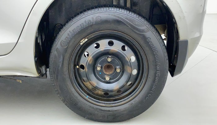 2014 Maruti Swift VXI, Petrol, Manual, 1,01,955 km, Left Rear Wheel