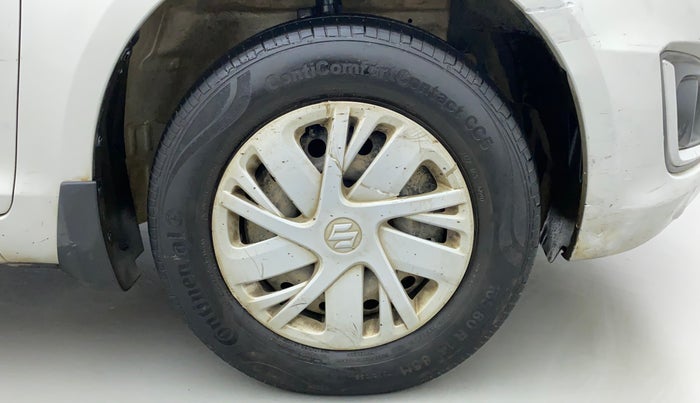 2014 Maruti Swift VXI, Petrol, Manual, 1,01,955 km, Right Front Wheel