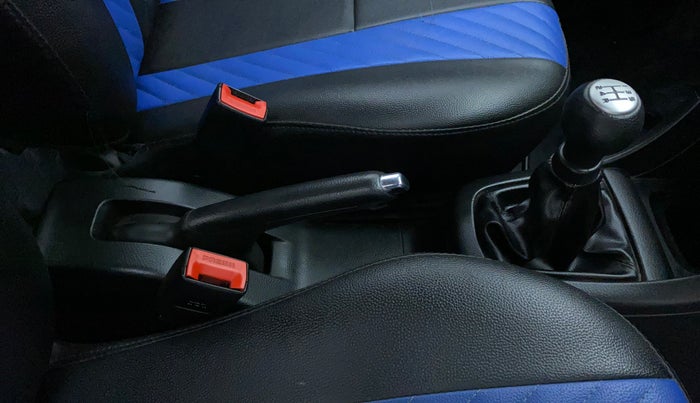 2014 Maruti Swift VXI, Petrol, Manual, 1,01,955 km, Gear Lever