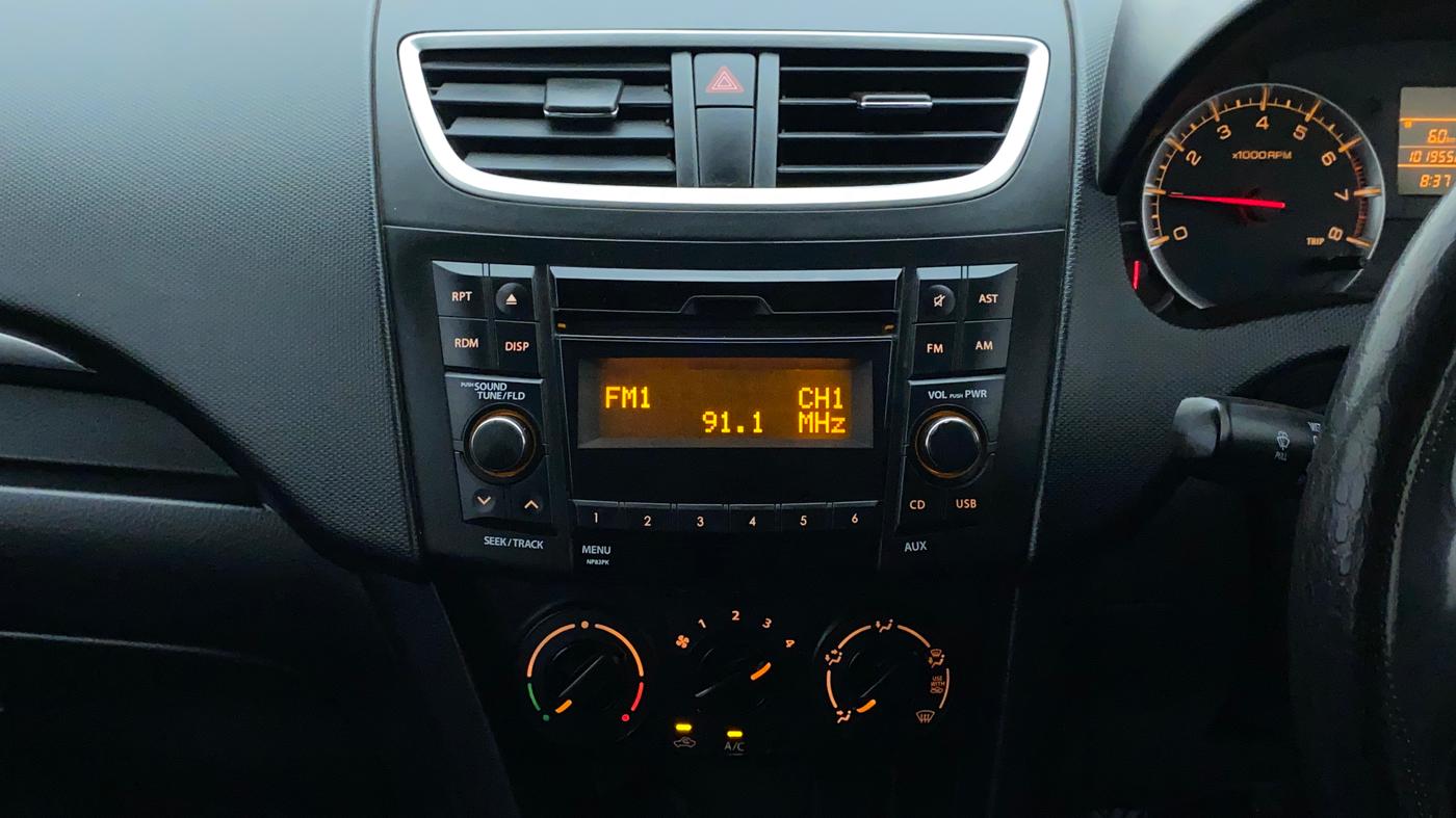 2014 Maruti Swift VXI, Petrol, Manual, 1,01,955 km, Air Conditioner