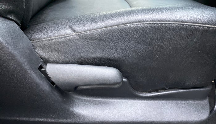 2018 Maruti Vitara Brezza VDI, Diesel, Manual, 1,05,124 km, Driver Side Adjustment Panel
