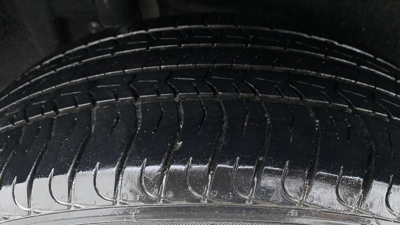 2018 Maruti Vitara Brezza VDI, Diesel, Manual, 1,05,124 km, Right Rear Tyre Tread