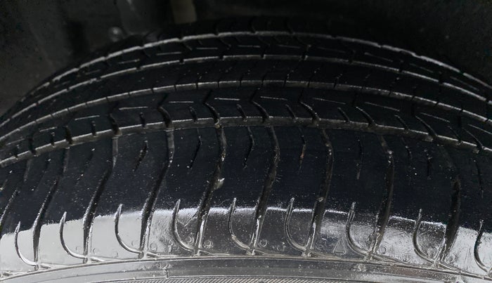 2018 Maruti Vitara Brezza VDI, Diesel, Manual, 1,05,124 km, Right Rear Tyre Tread