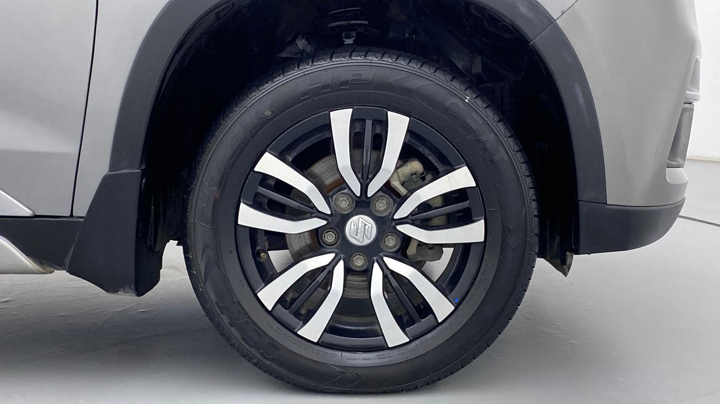 2018 Maruti Vitara Brezza VDI, Diesel, Manual, 1,05,124 km, Right Front Wheel