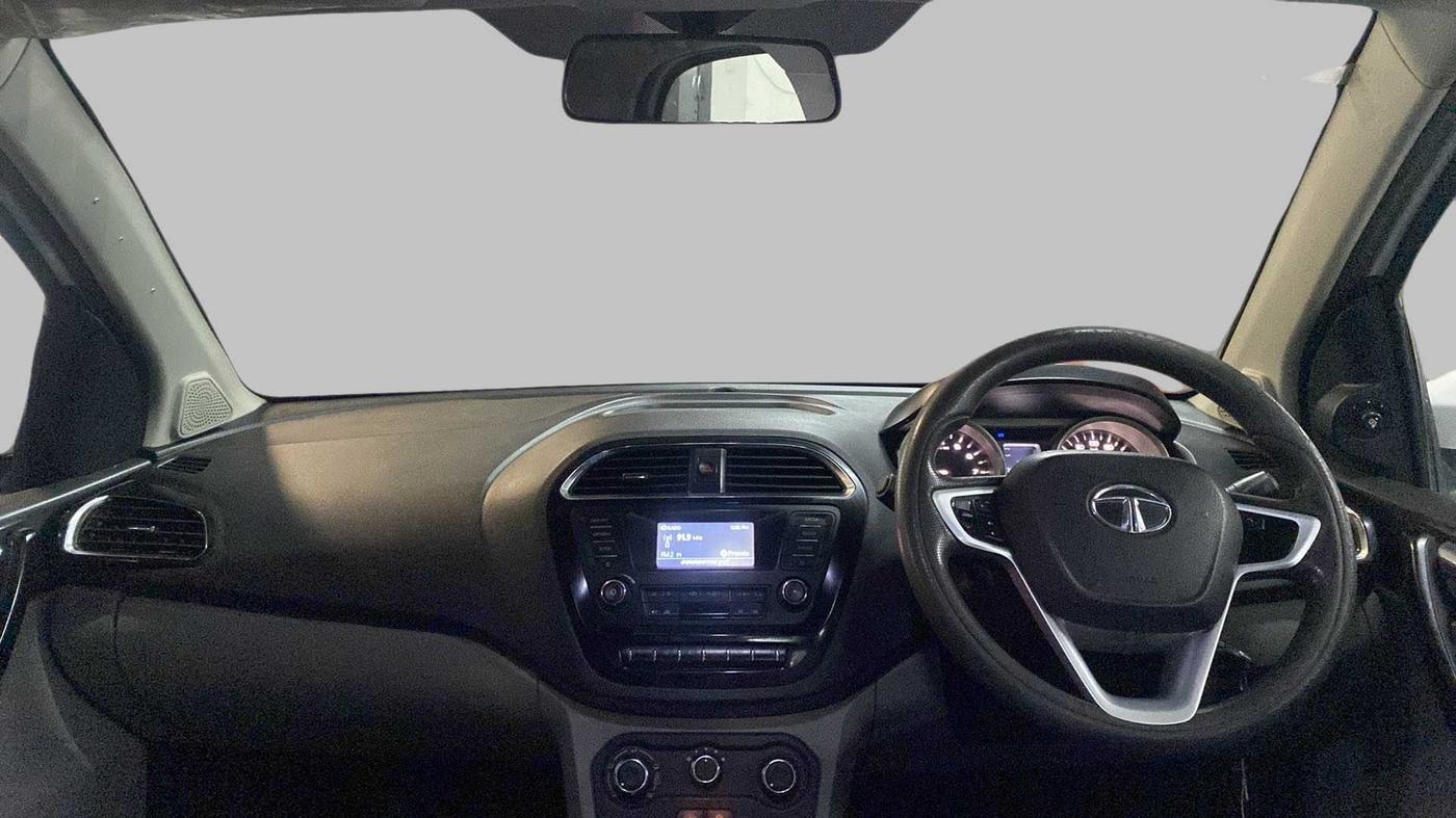 2017 Tata Tiago XZ PETROL, Petrol, Manual, 70,436 km, Dashboard