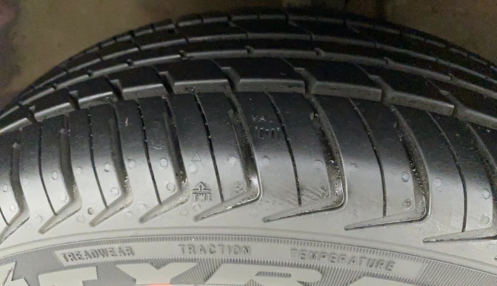 2018 Maruti Alto K10 VXI AMT, Petrol, Automatic, 51,943 km, Left Front Tyre Tread