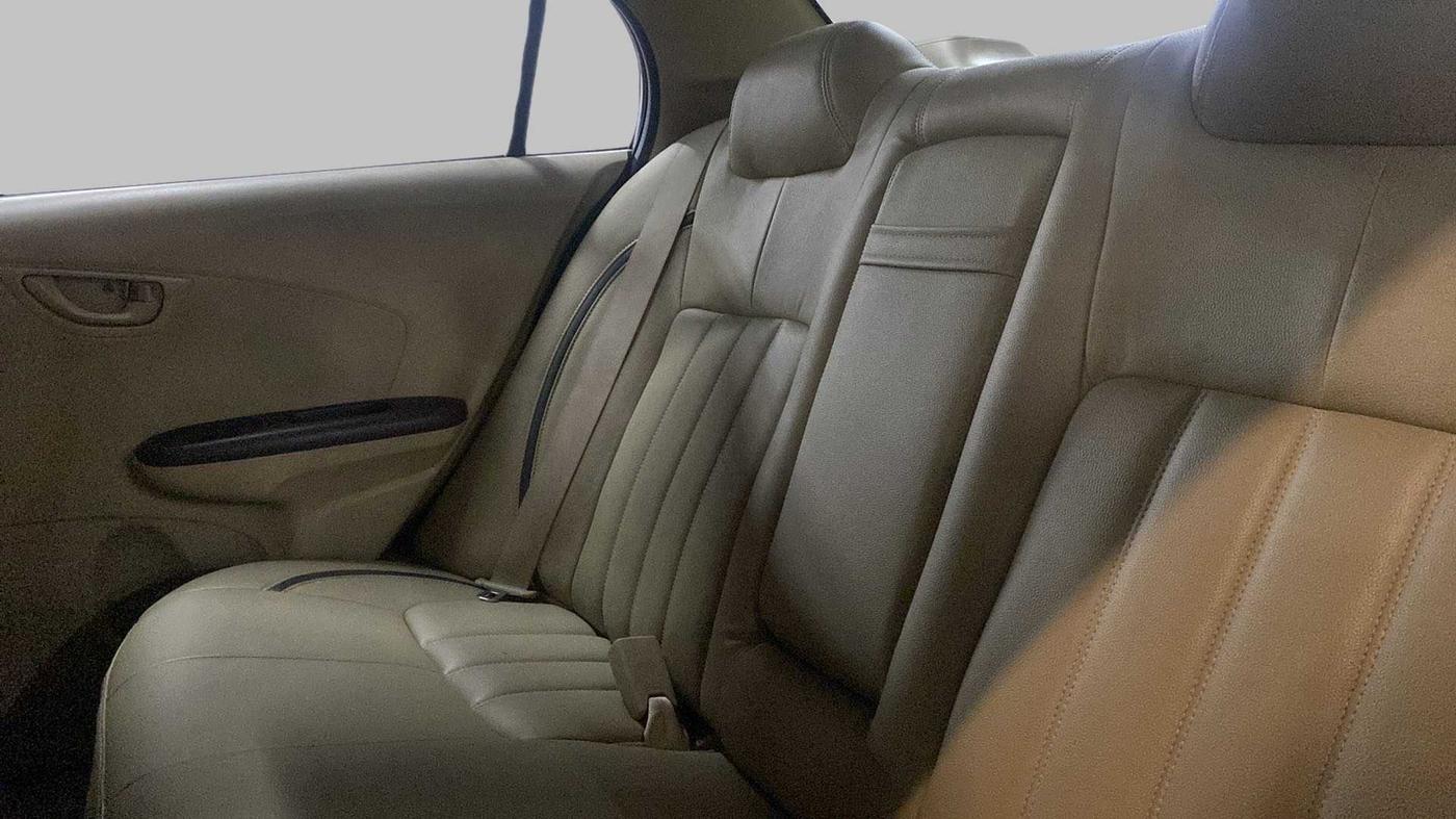 2013 Honda Amaze 1.5L I-DTEC S, Diesel, Manual, 69,136 km, Right Side Rear Door Cabin