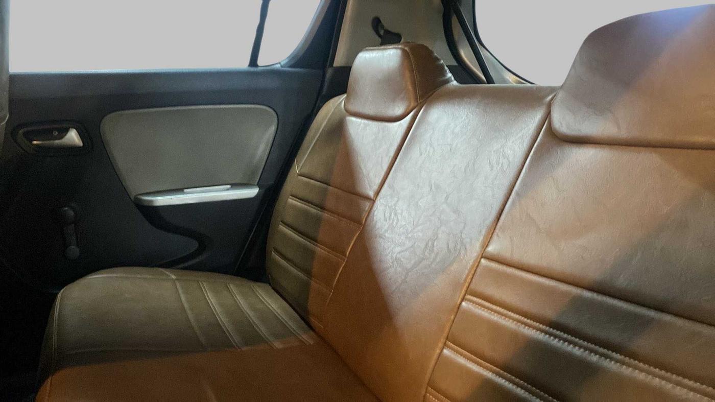 2016 Maruti Alto K10 VXI, Petrol, Manual, 39,242 km, Right Side Rear Door Cabin