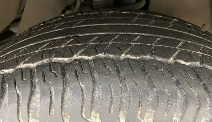 2015 Toyota Fortuner 3.0 AT 4X2, Diesel, Automatic, 45,463 km, Right Front Tyre Tread