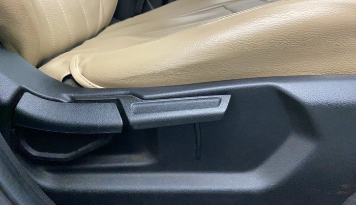 2019 Hyundai VENUE SX PLUS 1.0 TURBO DCT, Petrol, Automatic, 41,358 km, Driver Side Adjustment Panel