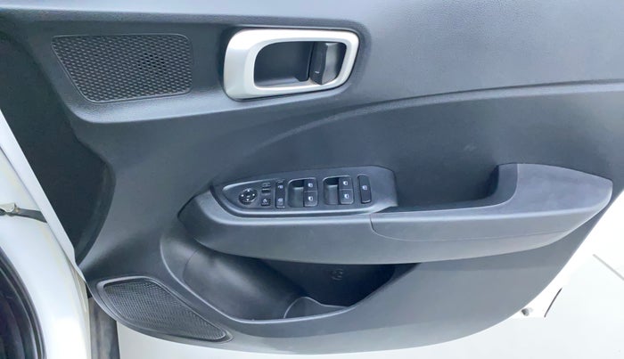 2019 Hyundai VENUE SX PLUS 1.0 TURBO DCT, Petrol, Automatic, 41,358 km, Driver Side Door Panels Control