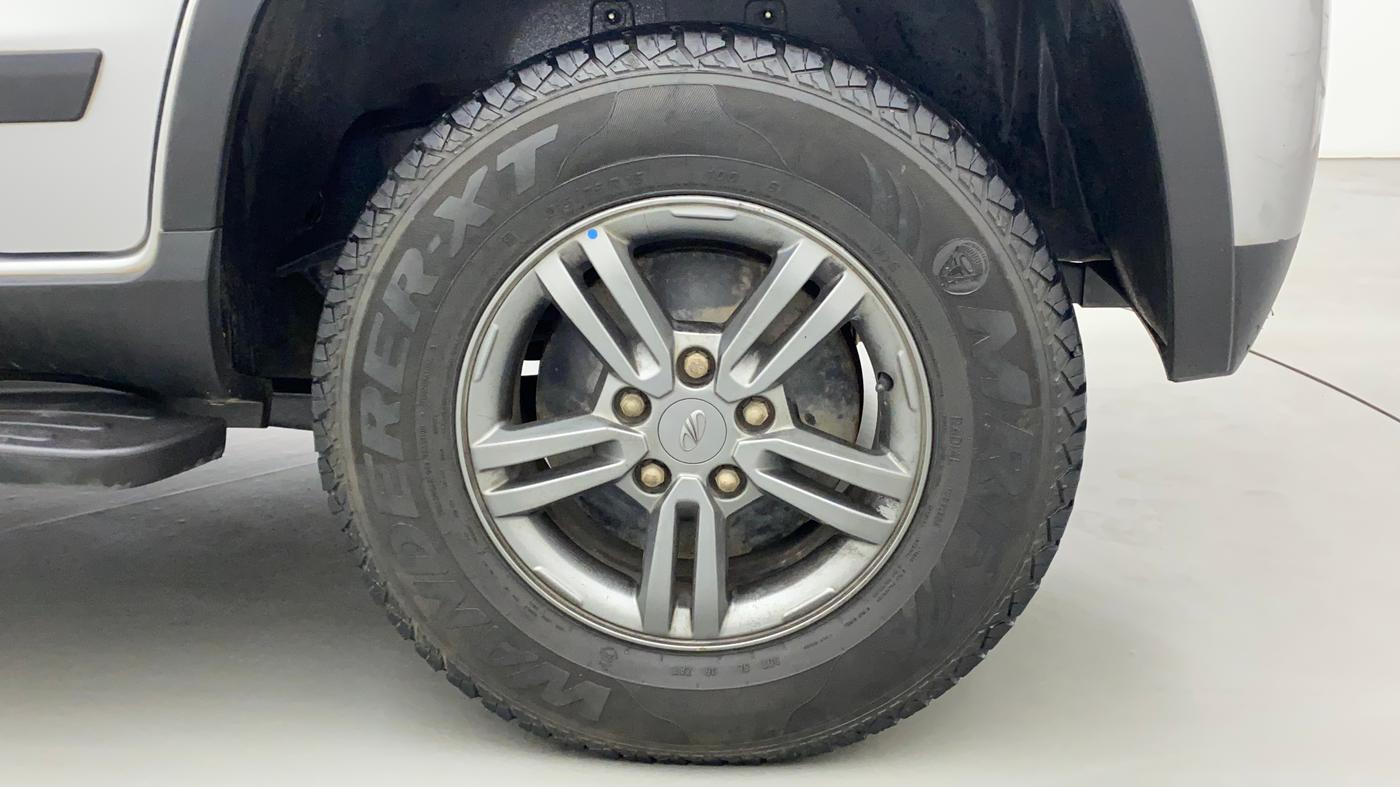 2019 Mahindra TUV300 T10, Diesel, Manual, 1,11,372 km, Left Rear Wheel