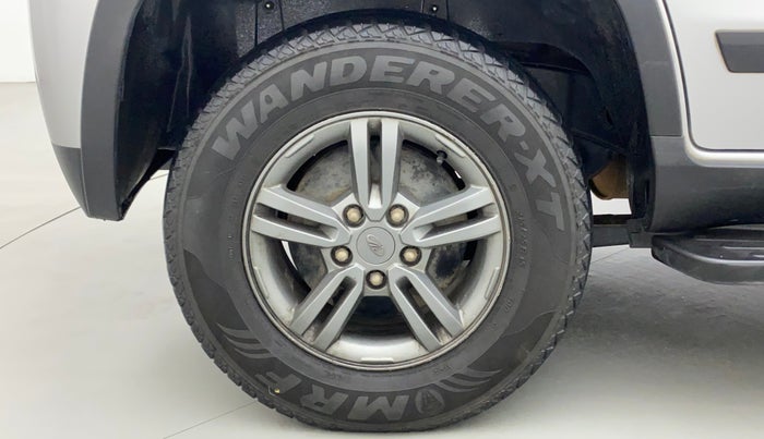 2019 Mahindra TUV300 T10, Diesel, Manual, 1,11,372 km, Right Rear Wheel