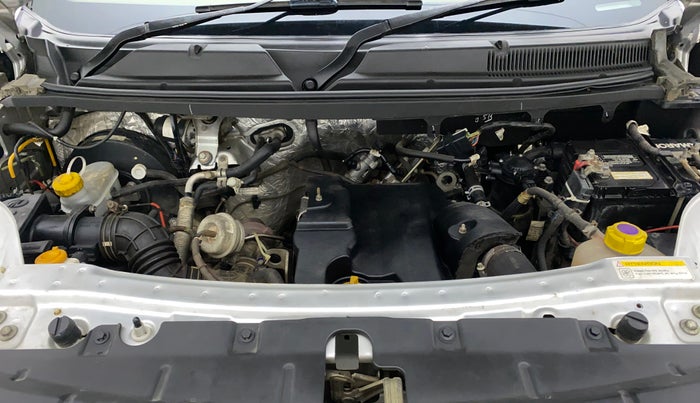2019 Mahindra TUV300 T10, Diesel, Manual, 1,11,372 km, Open Bonet