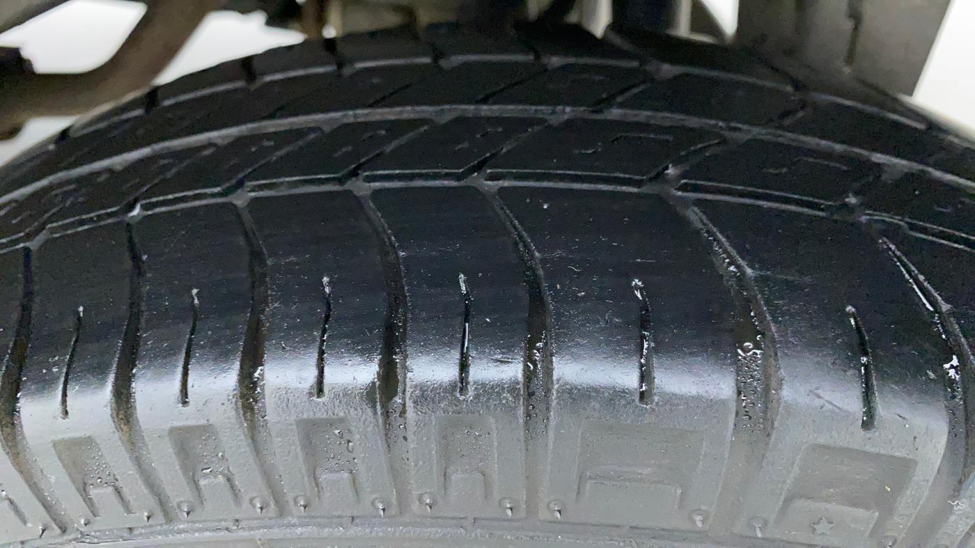 2021 Maruti Eeco 5 STR WITH A/C+HTR, Petrol, Manual, 23,601 km, Left Rear Tyre Tread