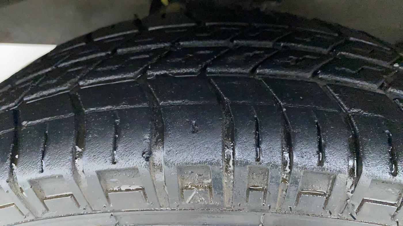2021 Maruti Eeco 5 STR WITH A/C+HTR, Petrol, Manual, 23,601 km, Left Front Tyre Tread