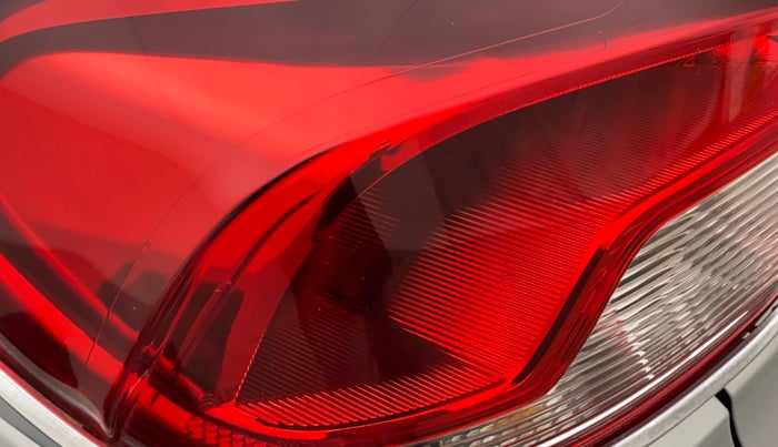 2018 Renault Kwid RXT 1.0 AMT (O), Petrol, Automatic, 42,193 km, Left tail light - Minor scratches