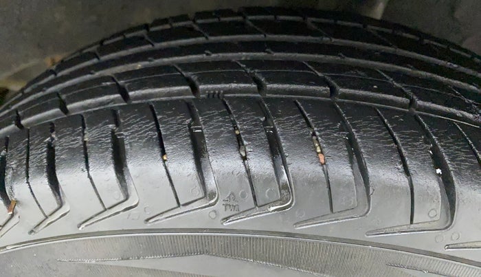 2018 Renault Kwid RXT 1.0 AMT (O), Petrol, Automatic, 42,193 km, Left Rear Tyre Tread