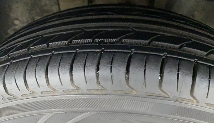 2018 Renault Kwid RXT 1.0 AMT (O), Petrol, Automatic, 42,193 km, Left Front Tyre Tread