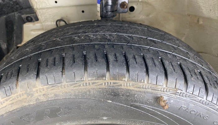 2014 Maruti Swift VDI, Diesel, Manual, 75,848 km, Left Front Tyre Tread