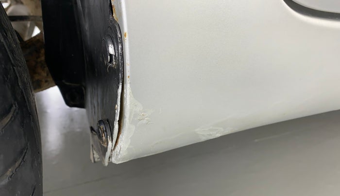 2014 Maruti Swift VDI, Diesel, Manual, 75,848 km, Right running board - Slightly rusted
