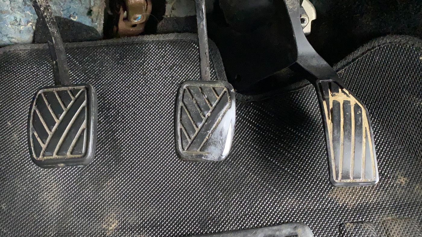 2014 Maruti Swift VDI, Diesel, Manual, 75,848 km, Pedals