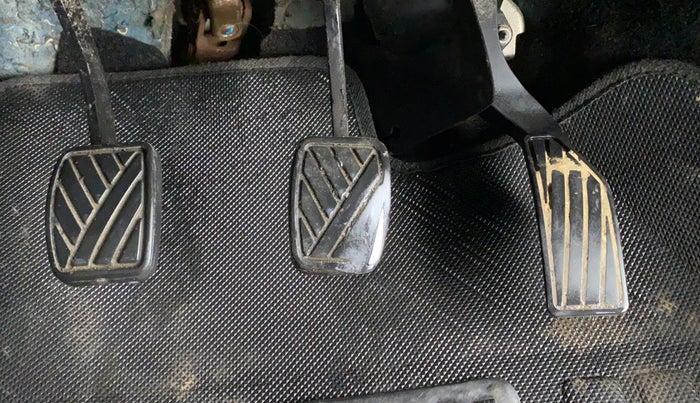 2014 Maruti Swift VDI, Diesel, Manual, 75,848 km, Pedals
