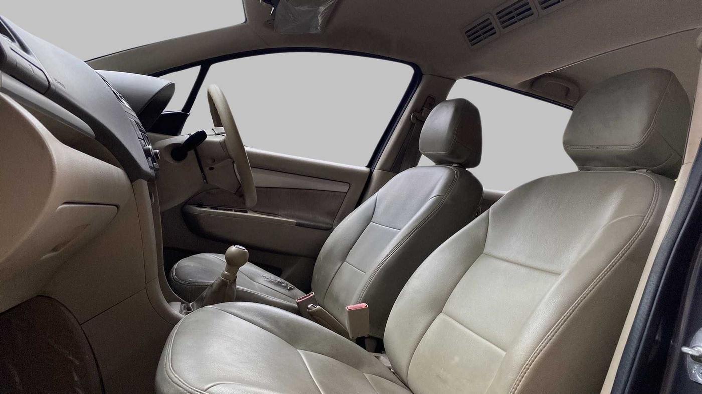 2013 Maruti Ertiga ZDI, Diesel, Manual, 55,365 km, Right Side Front Door Cabin