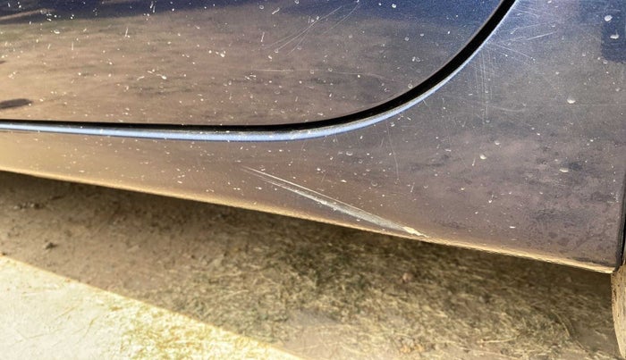 2018 Maruti Swift LXI, Petrol, Manual, 81,856 km, Left running board - Slightly dented