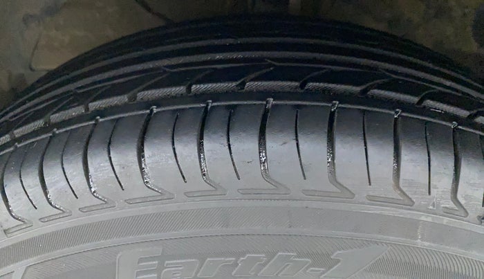 2020 Maruti Swift VXI, Petrol, Manual, 80,144 km, Left Front Tyre Tread