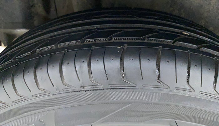 2020 Maruti Swift VXI, Petrol, Manual, 80,144 km, Right Rear Tyre Tread