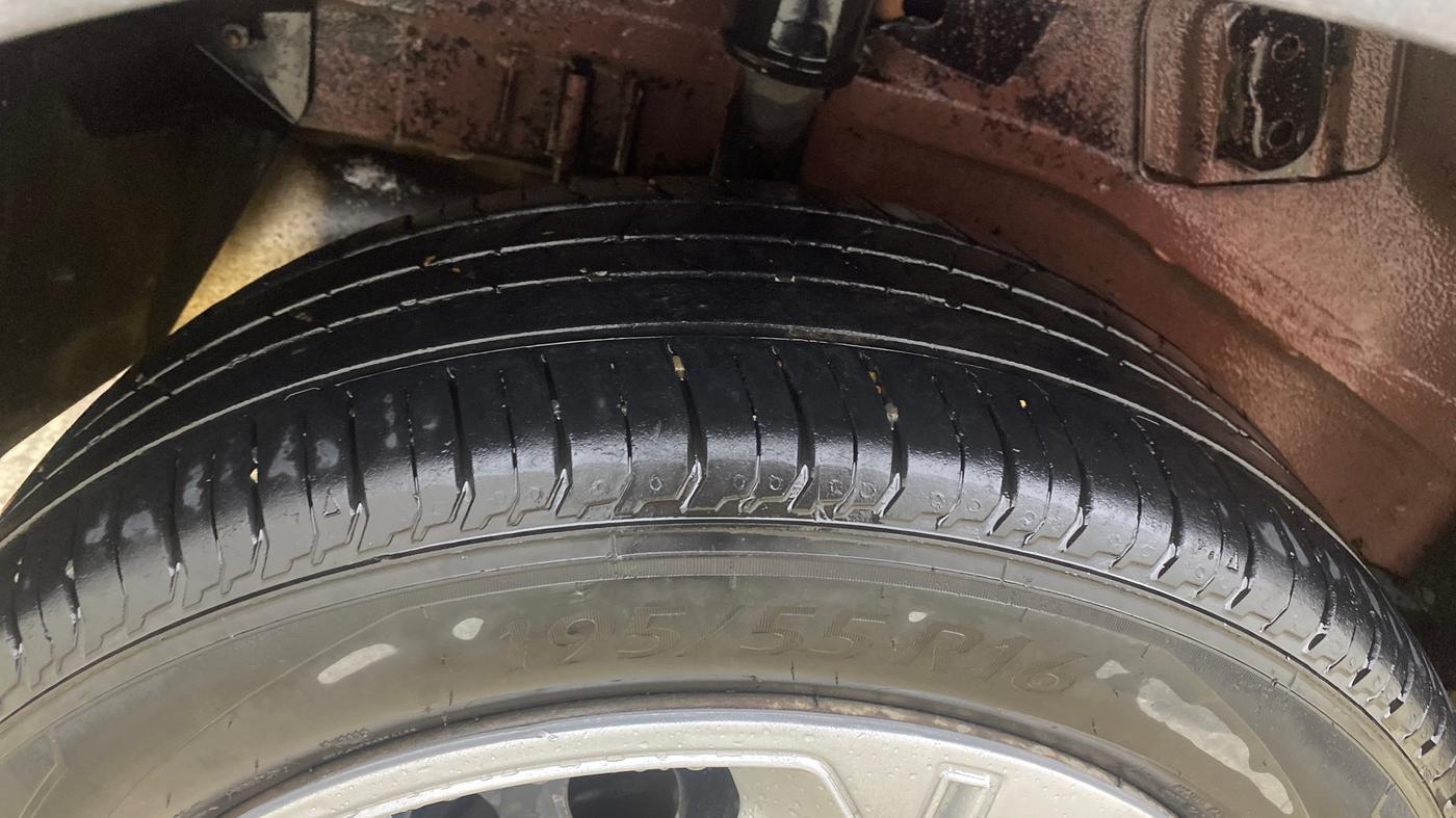 2018 Tata NEXON XM DIESEL, Diesel, Manual, 75,937 km, Right Rear Tyre Tread