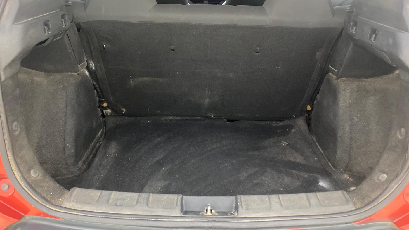 2018 Tata NEXON XM DIESEL, Diesel, Manual, 75,937 km, Boot Inside