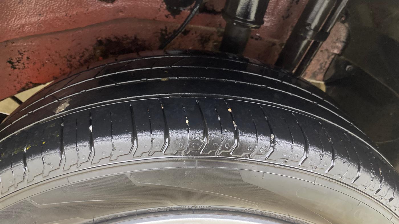 2018 Tata NEXON XM DIESEL, Diesel, Manual, 75,937 km, Left Rear Tyre Tread