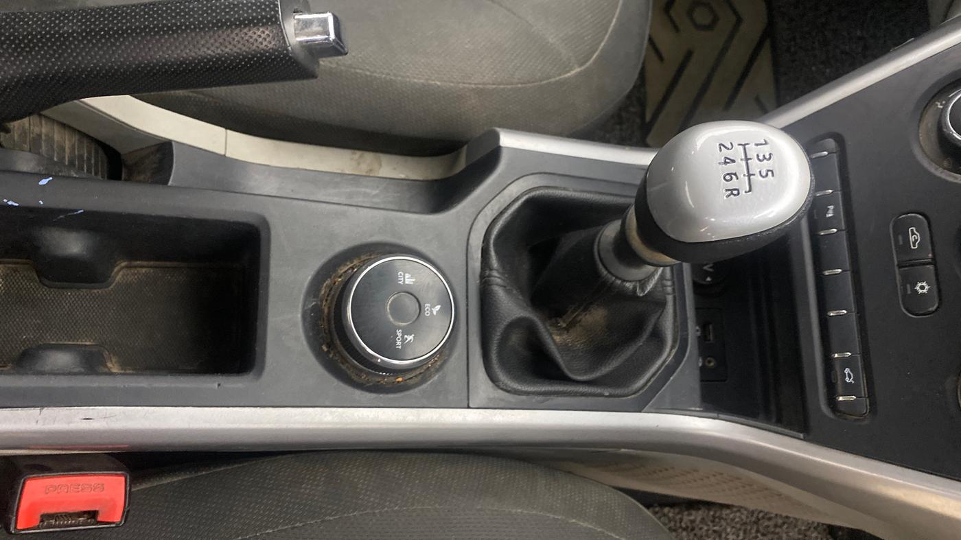 2018 Tata NEXON XM DIESEL, Diesel, Manual, 75,937 km, Gear Lever