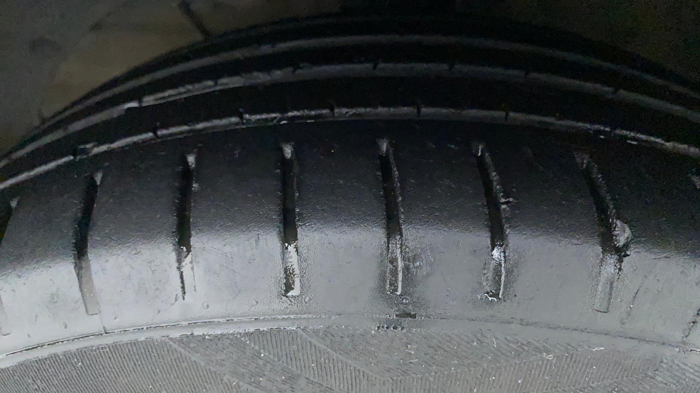 2020 Maruti Baleno ALPHA CVT PETROL 1.2, Petrol, Automatic, 37,911 km, Left Front Tyre Tread