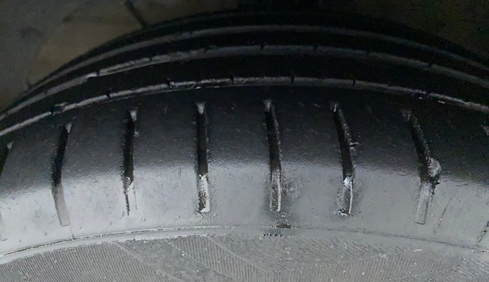 2020 Maruti Baleno ALPHA CVT PETROL 1.2, Petrol, Automatic, 37,911 km, Left Front Tyre Tread