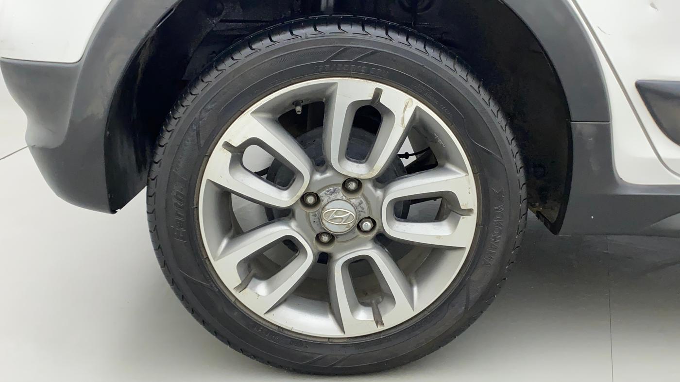 2017 Hyundai i20 Active 1.2 SX, Petrol, Manual, 69,786 km, Right Rear Wheel