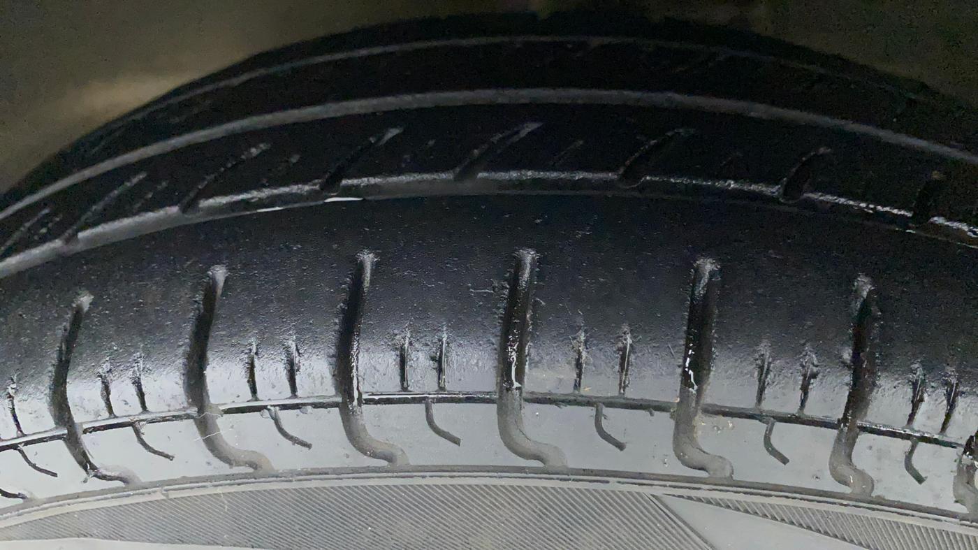 2018 Maruti Alto 800 LXI O, Petrol, Manual, 30,046 km, Left Front Tyre Tread